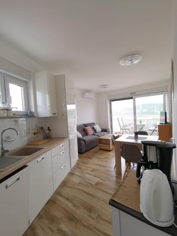 Ristovic Apartment Primosten Exterior photo