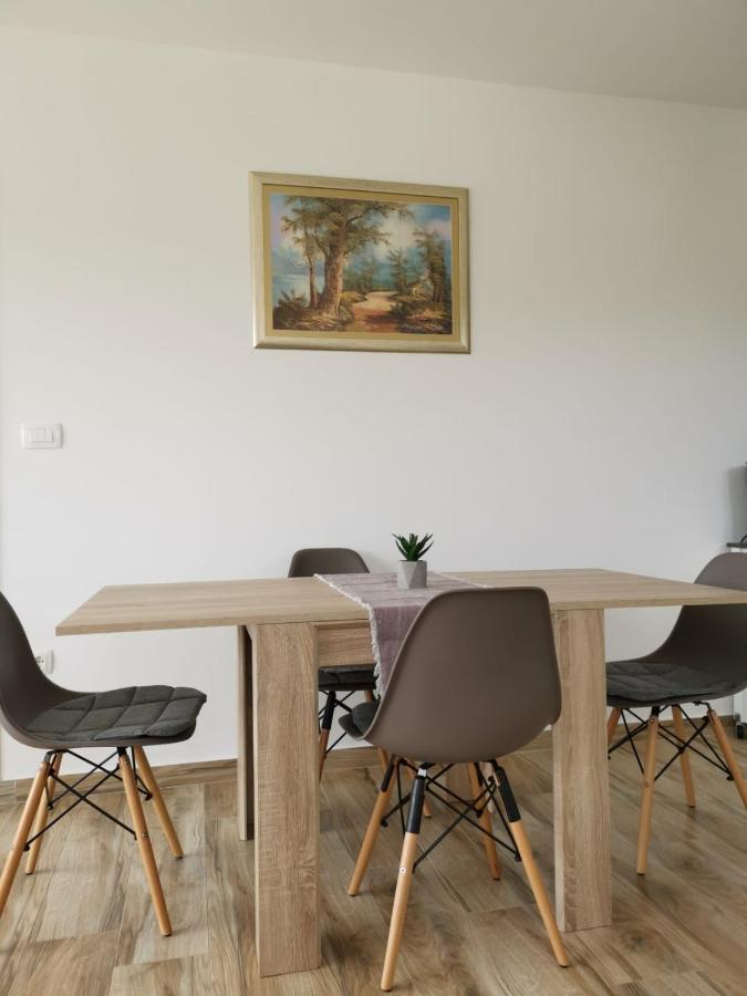 Ristovic Apartment Primosten Exterior photo