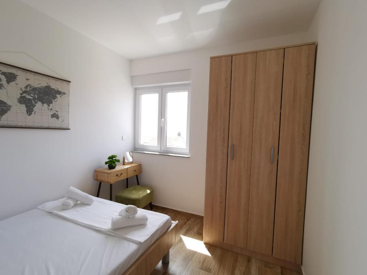 Ristovic Apartment Primosten Exterior photo