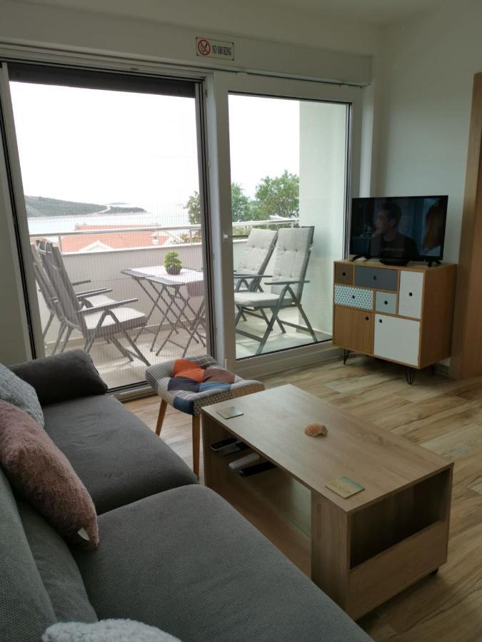 Ristovic Apartment Primosten Exterior photo